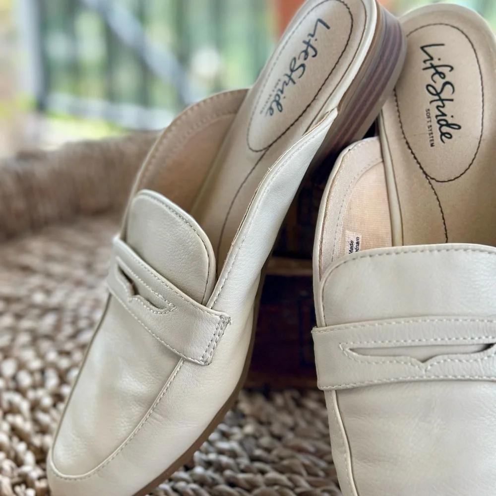 Margot Life Stride Womens Cream Slide Loafers